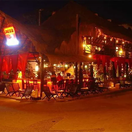 Om Hotel & Lounge-Bar